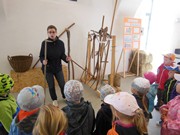 Výlet Luštěnice a Dobrovice Od motyky po traktor